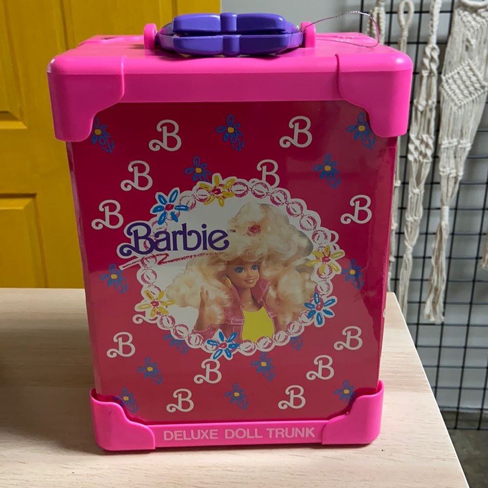 1991 Barbie Deluxe Doll Trunk